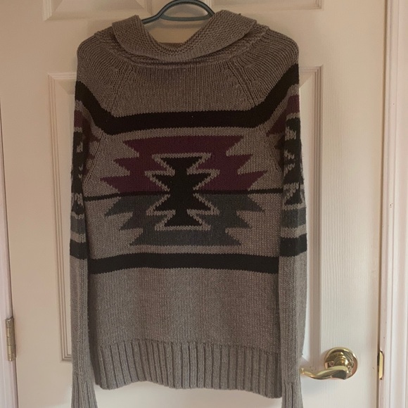 Grey pattern sweater - Picture 3 of 3